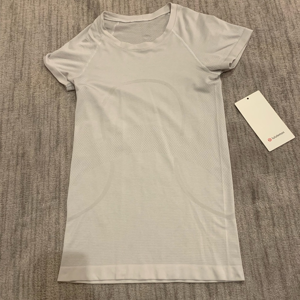 Size 4 White Swiftly Tech Short Sleeve 2.0